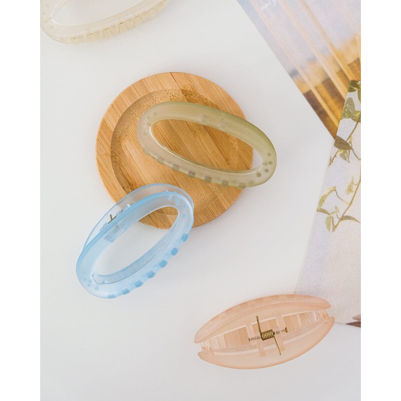 Oval Hair Claw Clip Green