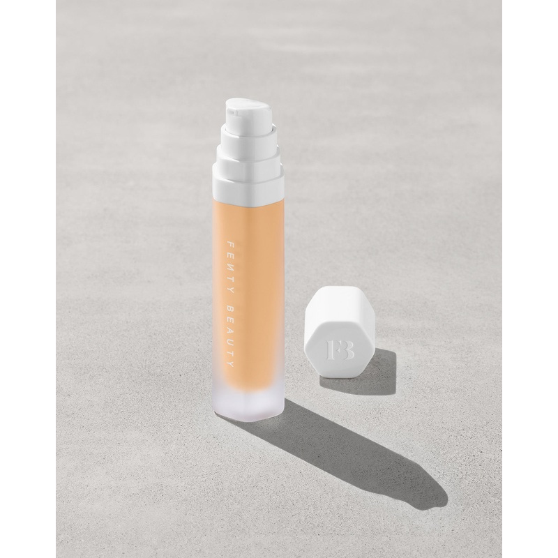 Soft’lit Naturally Luminous Longwear Foundation  250 250